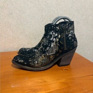 Liberty Black Western Ankle Booties Suede Distressed Women’s 5.5 Black Silver